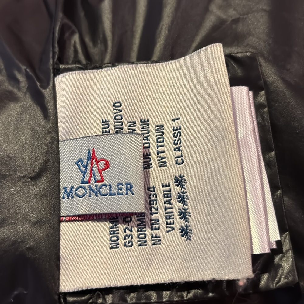 Moncler down coat - Picture 11 of 12